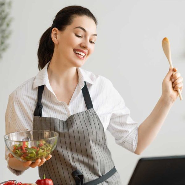 Alimentation anti-âge : les aliments et compléments naturels à privilégier
